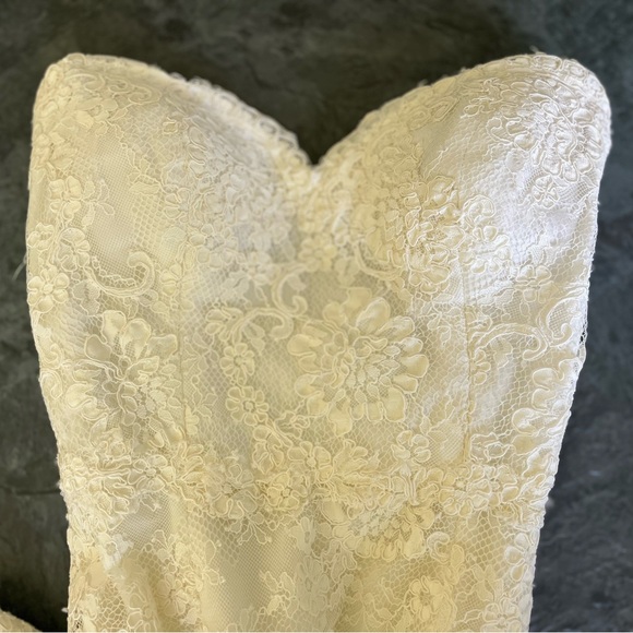 Never Worn Monique Lhuillier Wedding Gown - Picture 14 of 14